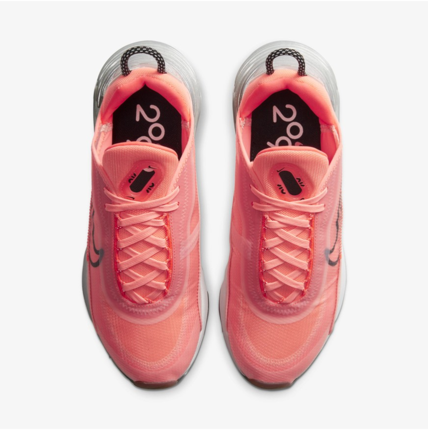 ภาพเมืองโซลยามค่ำคืนที่มีแสงไฟระยิบและตึกสูงชัดเจนในฉาก