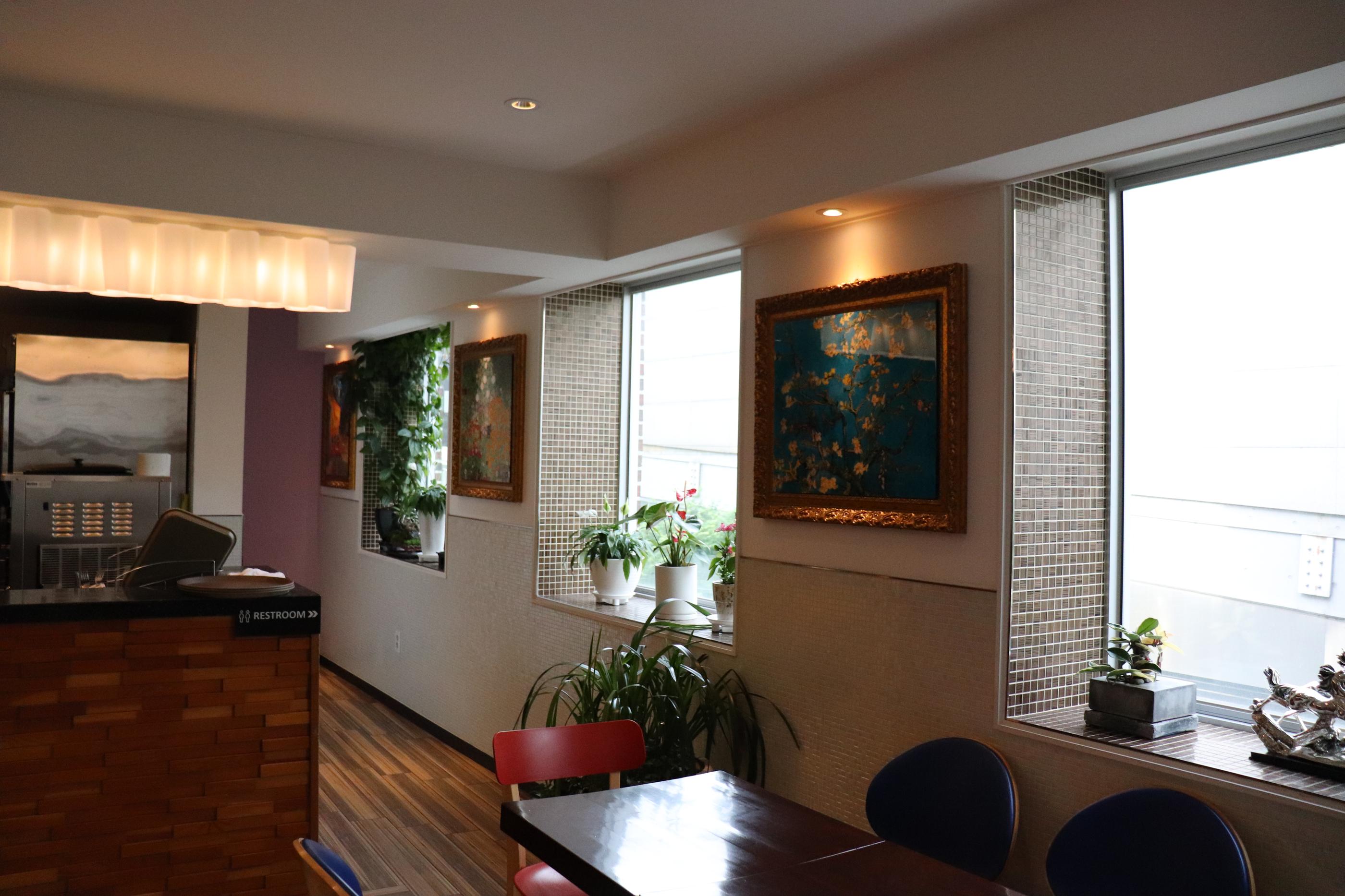 Cafe Pera | Ewha A fancy cafe with a mature aesthetic atmosphere and delicious strawberry tart