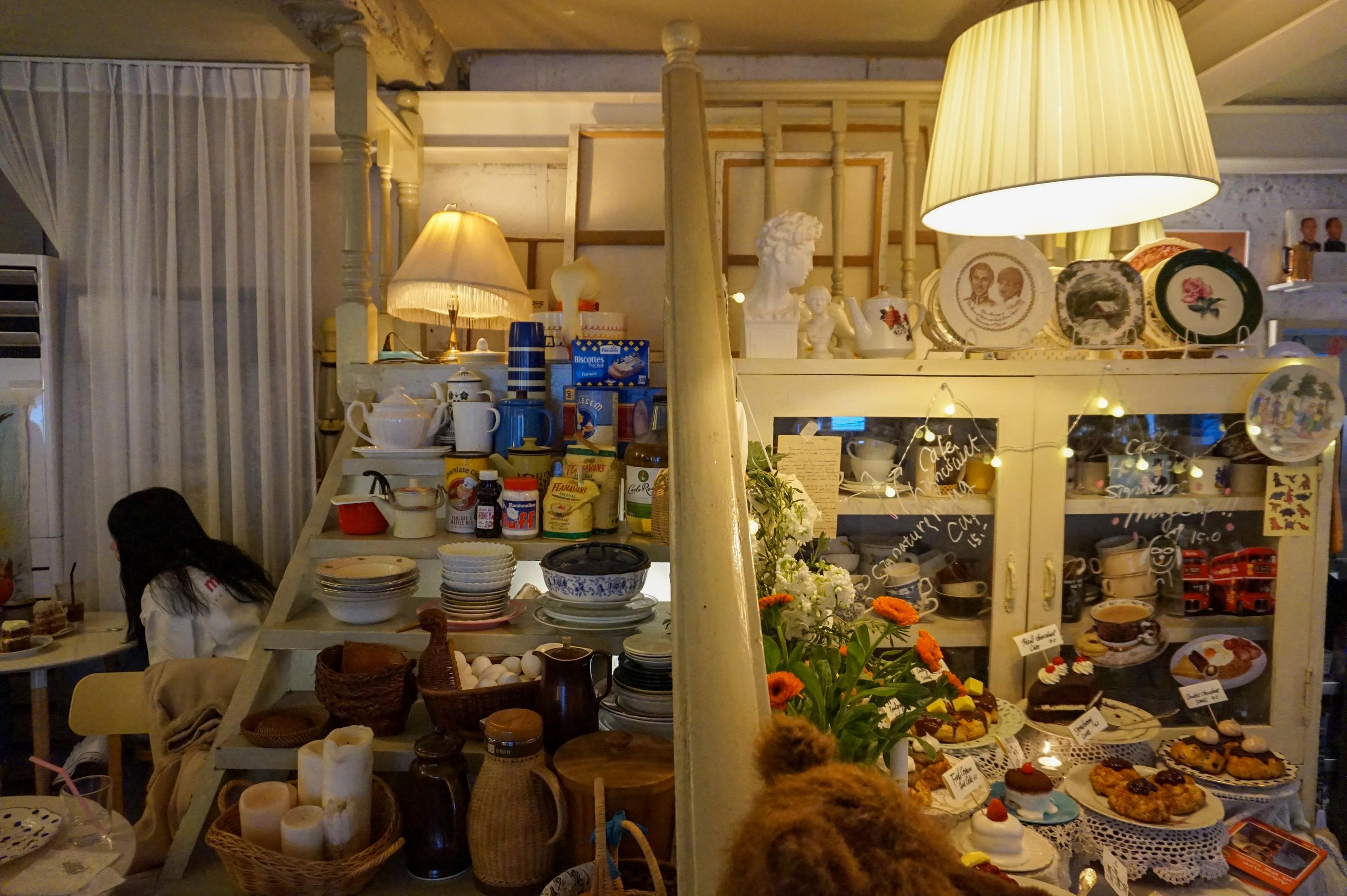 Hongdae | Cafe Highwaist, Aesthetic Desserts Galore on the Trendy Street of Yeonnamdong