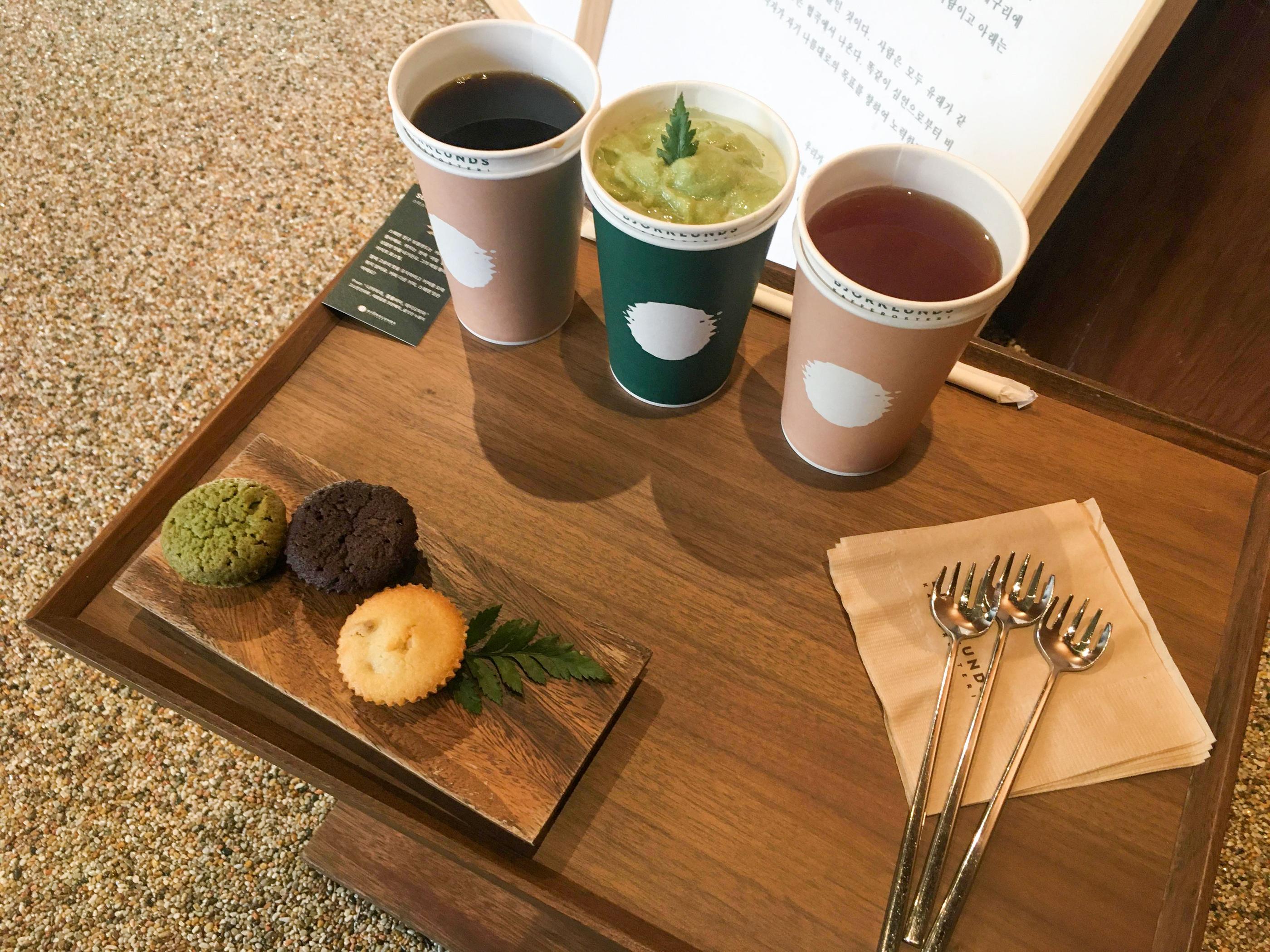 đồ tráng miệng ở bjorklunds | Quán cafe đầy nghệ thuật ở Songlidan-gil, Seoul 