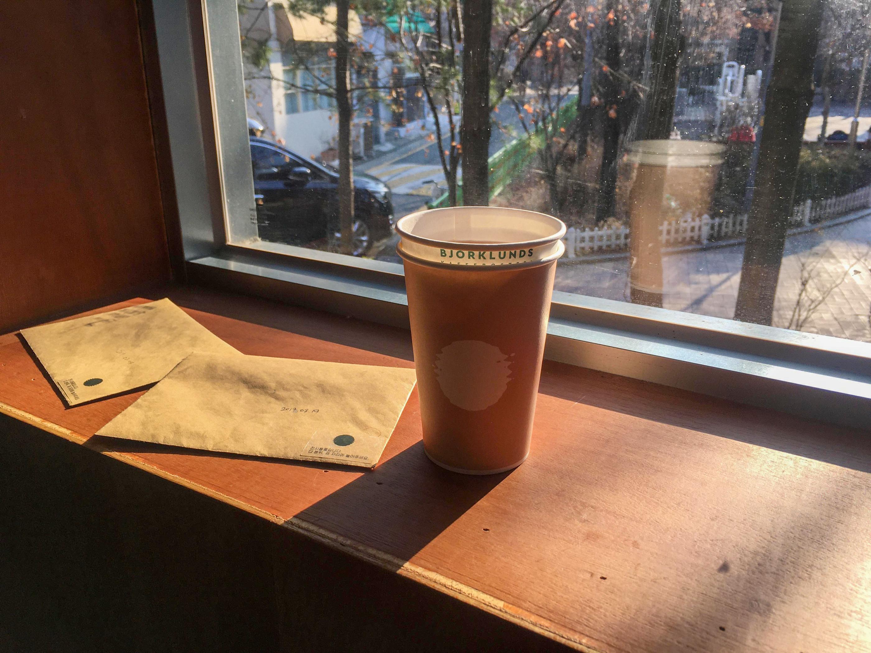 cà phê ở bjorklunds | Quán cafe đầy nghệ thuật ở Songlidan-gil, Seoul 