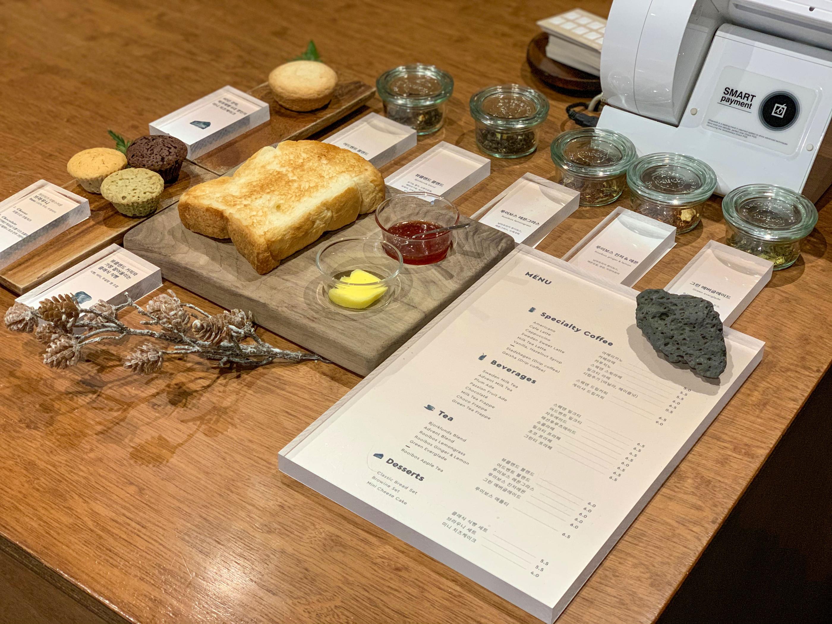 menu của bjorklunds | Quán cafe đầy nghệ thuật ở Songlidan-gil, Seoul 