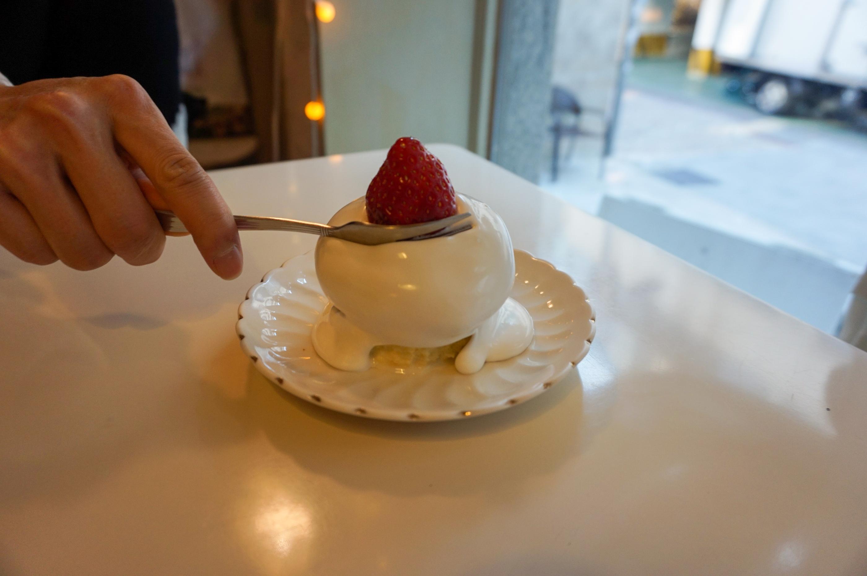 Hongdae | Cafe Highwaist, Aesthetic Desserts Galore on the Trendy Street of Yeonnamdong