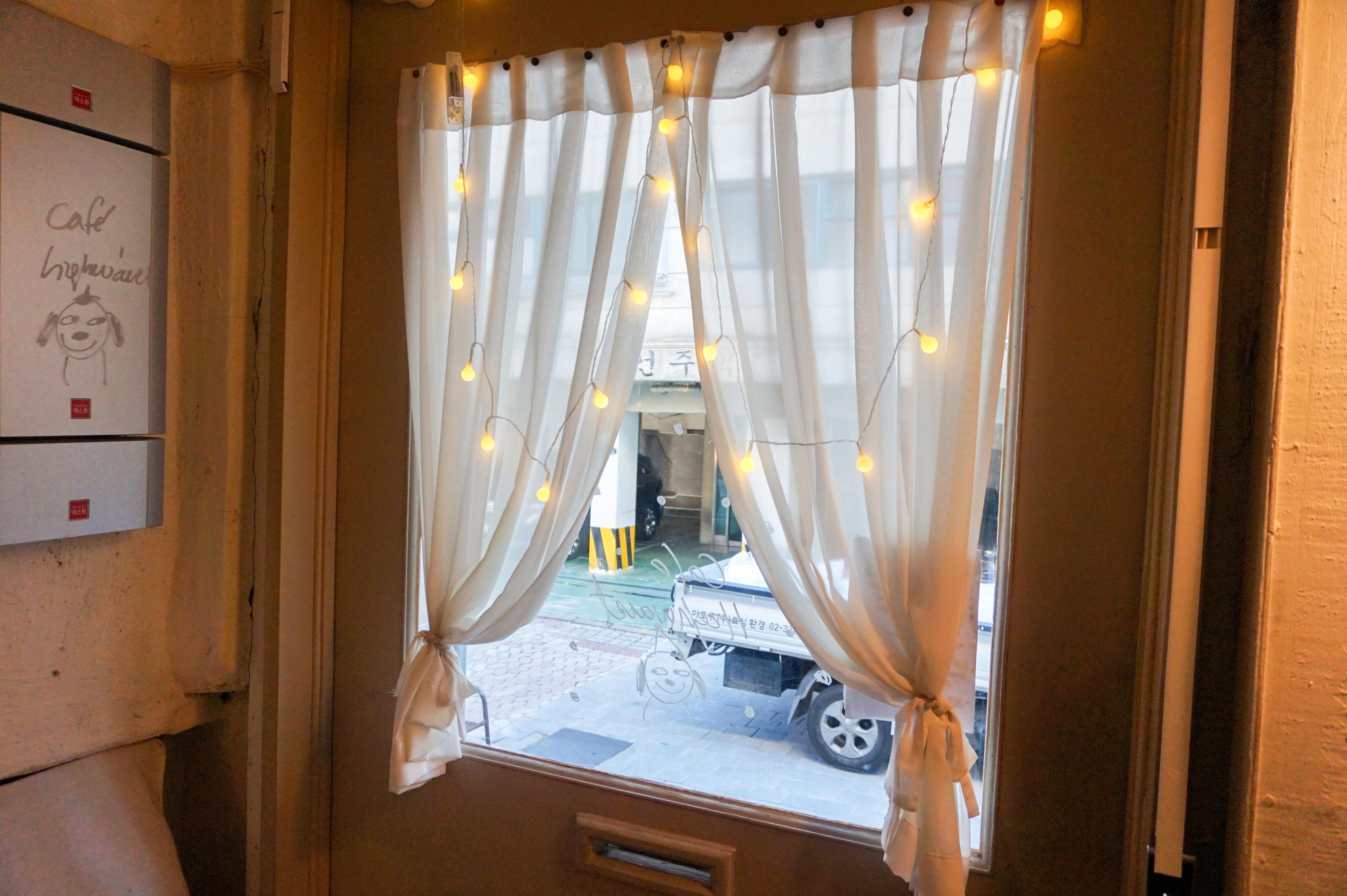 Hongdae | Cafe Highwaist, Aesthetic Desserts Galore on the Trendy Street of Yeonnamdong