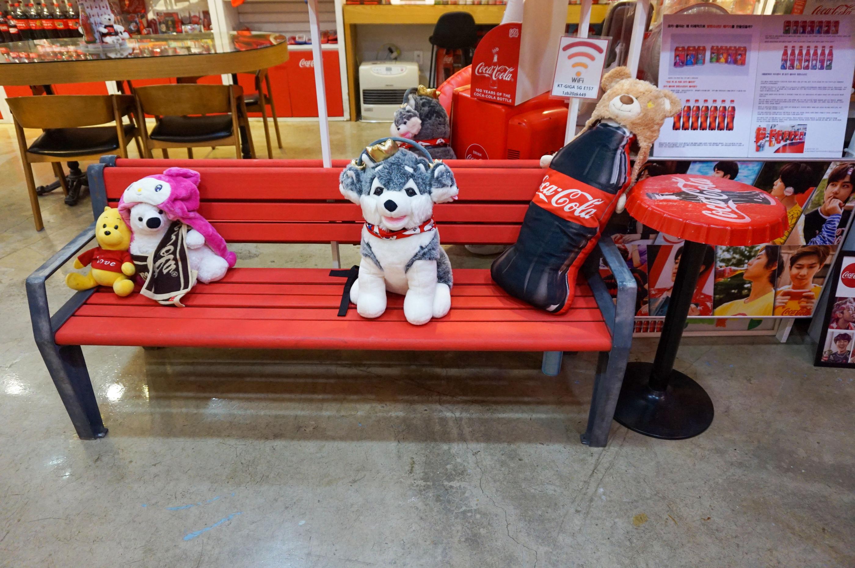 มิวเซียมที่เต็มไปด้วยประวัติของโคคาโคล่า + BTS คอลเลคชั่นสุดพิเศษ 