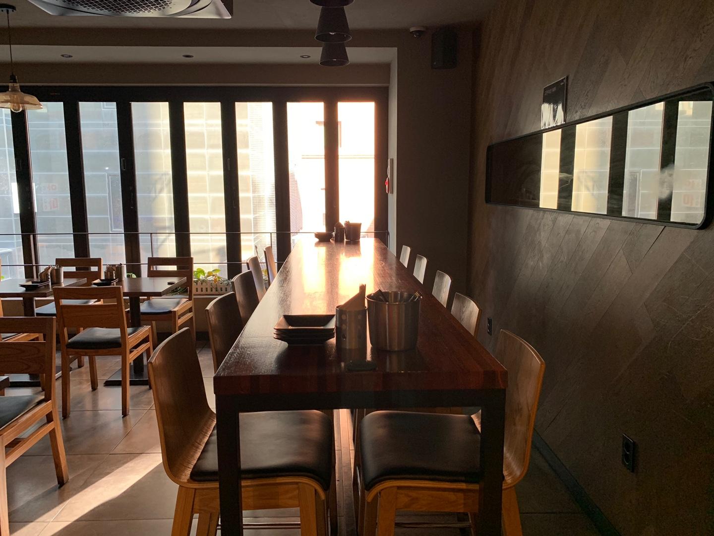 韓國必食炸雞店之一！喺弘大想食橋村炸雞應該點去？邊一款最好食？小編將會誠實作答！