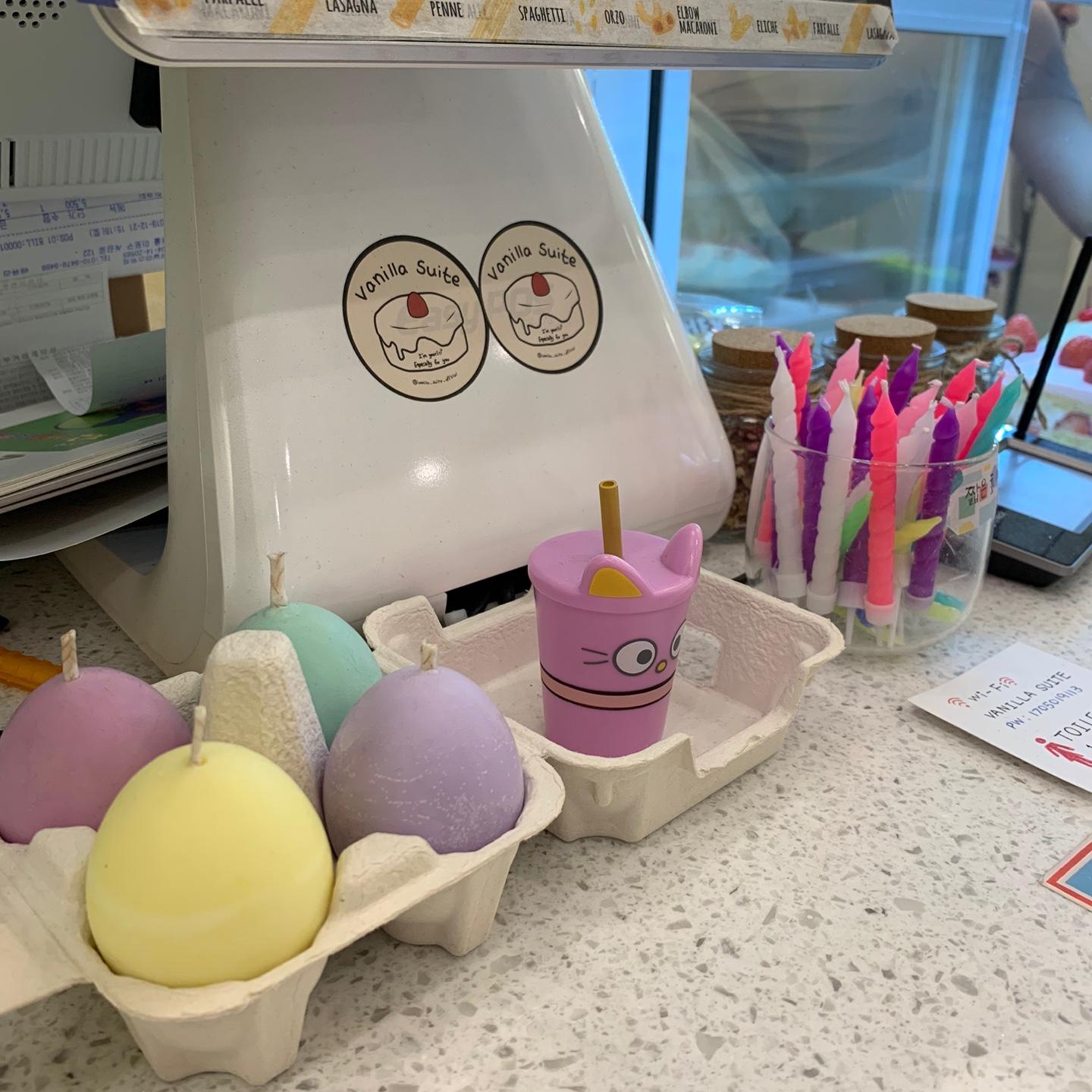 韓國最近超紅文青打卡Cafe，新村必食士多啤梨蛋糕！唔想堂食可以租借去野餐？