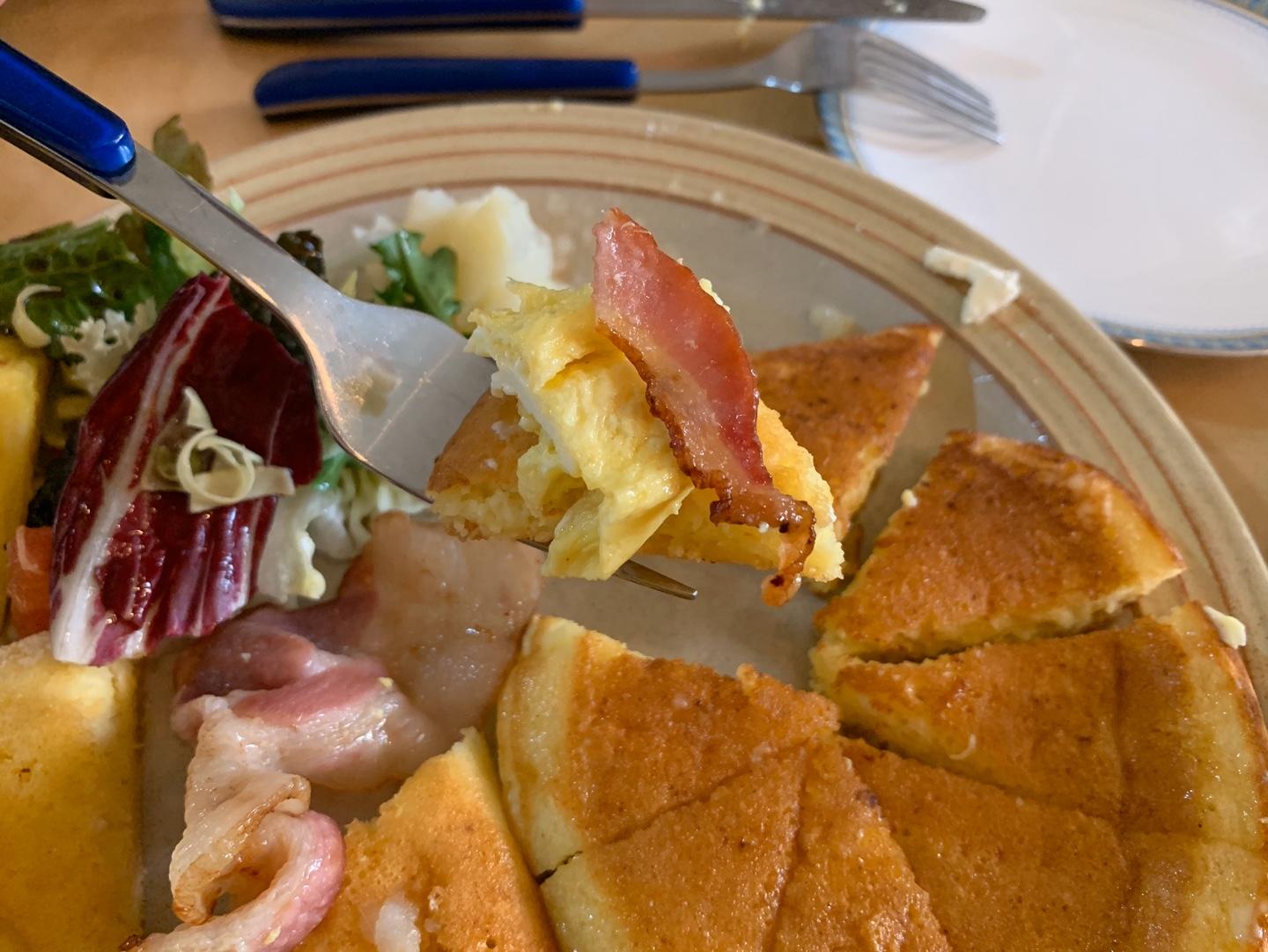 弘大超人氣排長籠早午餐店！未開門已經要排隊咁巴閉？