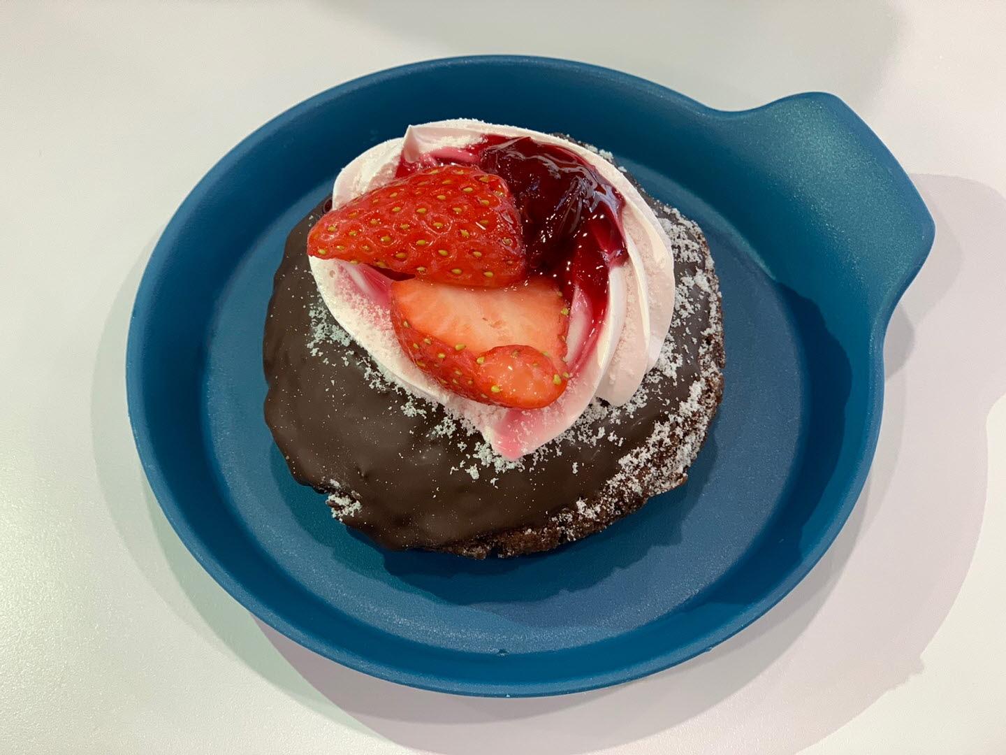 韓國Krispy Kreme新推出士多啤梨冬甩，小編第一身話比你知好唔好食！