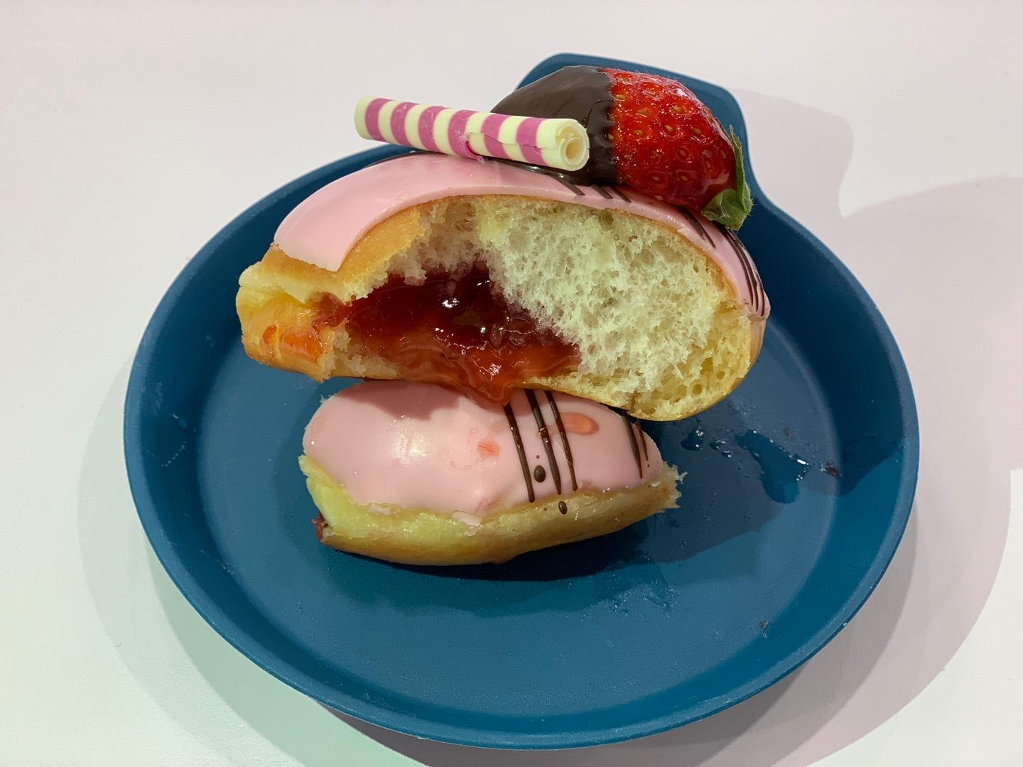 韓國Krispy Kreme新推出士多啤梨冬甩，小編第一身話比你知好唔好食！