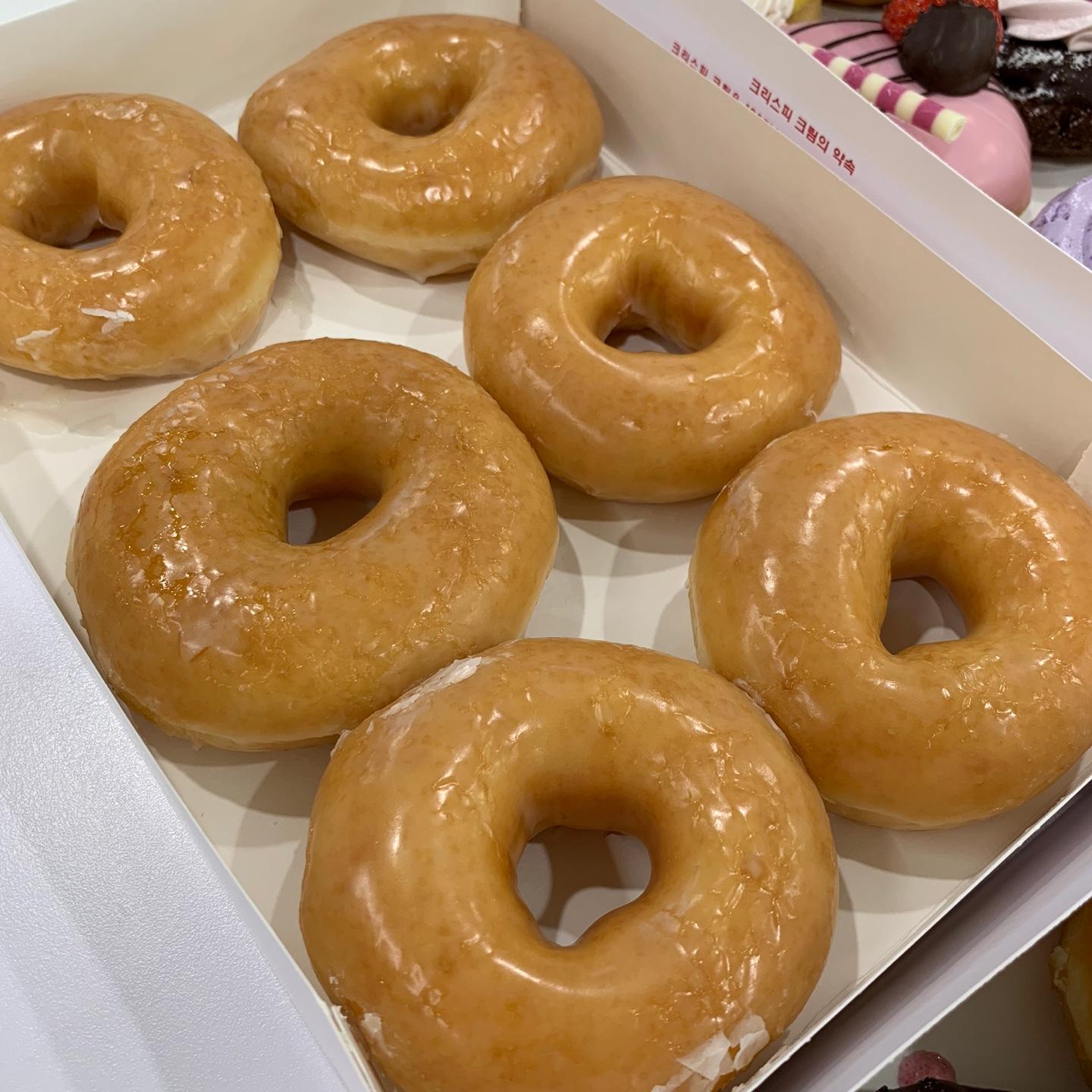 韓國Krispy Kreme新推出士多啤梨冬甩，小編第一身話比你知好唔好食！
