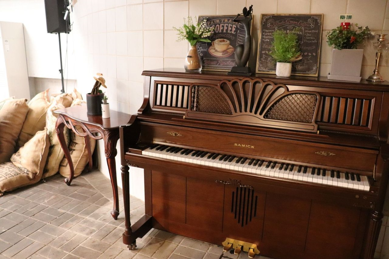 プサンカフェ、ナンポ洞カフェ、不思議なカフェ、韓国カフェ、プールカフェ、美味しいお店、おしゃれなカフェ、ジェムストーン、Gemstone、デザートカフェ