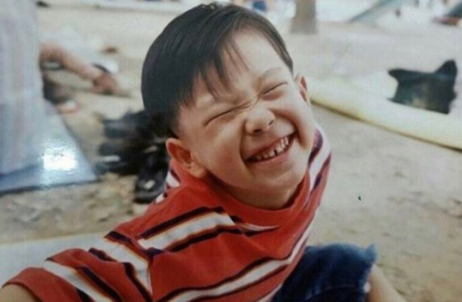 7 Childhood Photos of Celebrities Guess who this is?