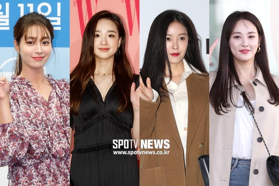 4人の女性が並んで立っている、SPOTVニュースのイベントに出席した様子を示す写真です。左からイ・ミンジョン、ソン・ヨンジェ、ヒョミン、イ・ジュヨンが撮影されています。