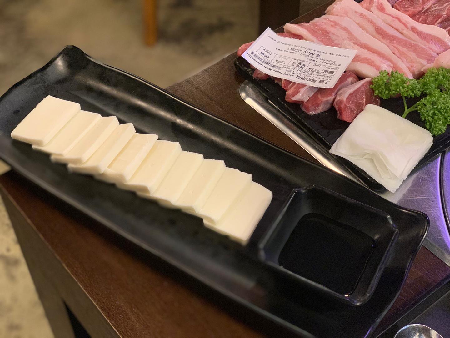 超高質韓國烤肉連鎖店，職員會親自過嚟幫大家，完全唔洗自己落手！