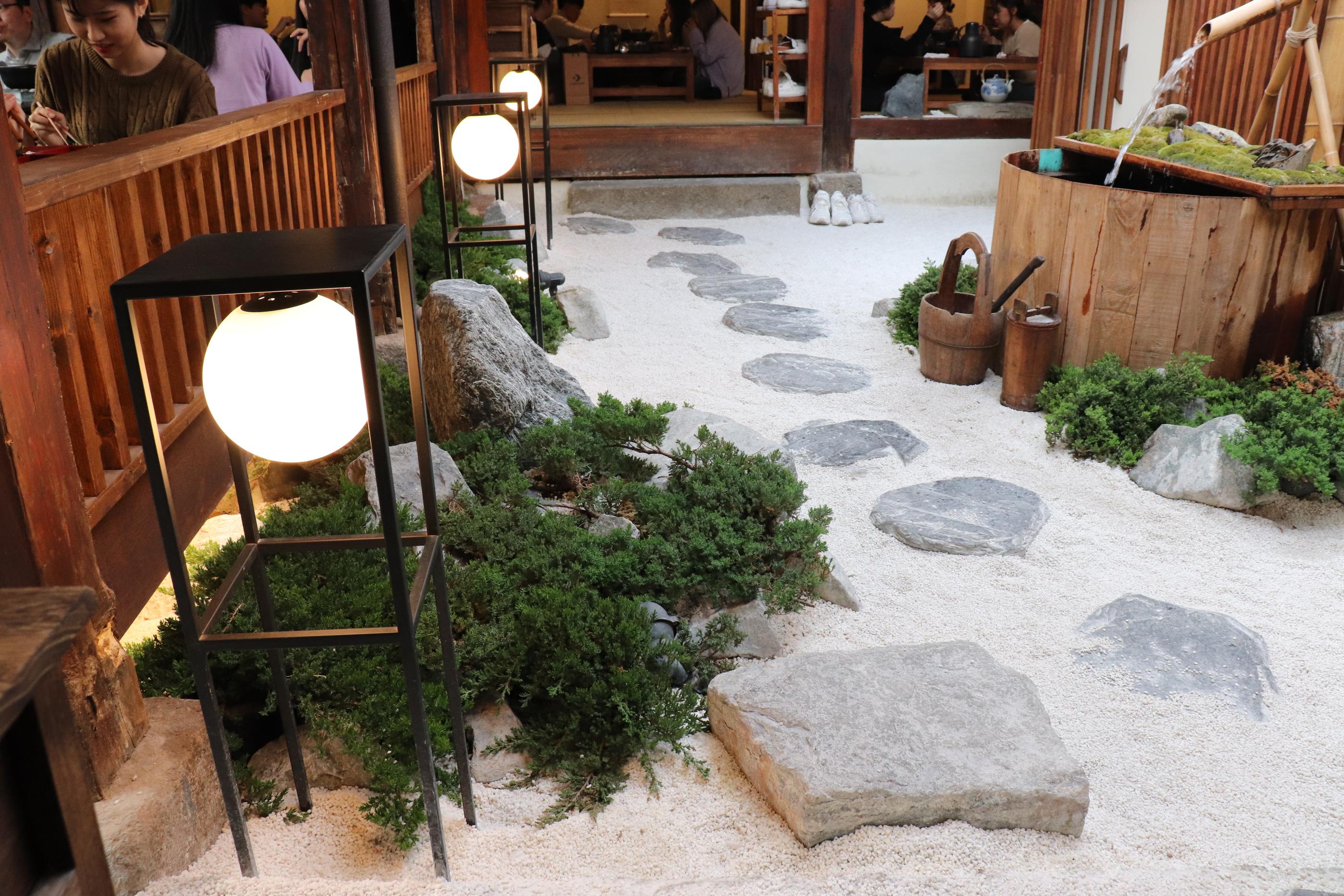 Oncheonjib | Ikseondong Amidst Ikseondong there lies a little Japan