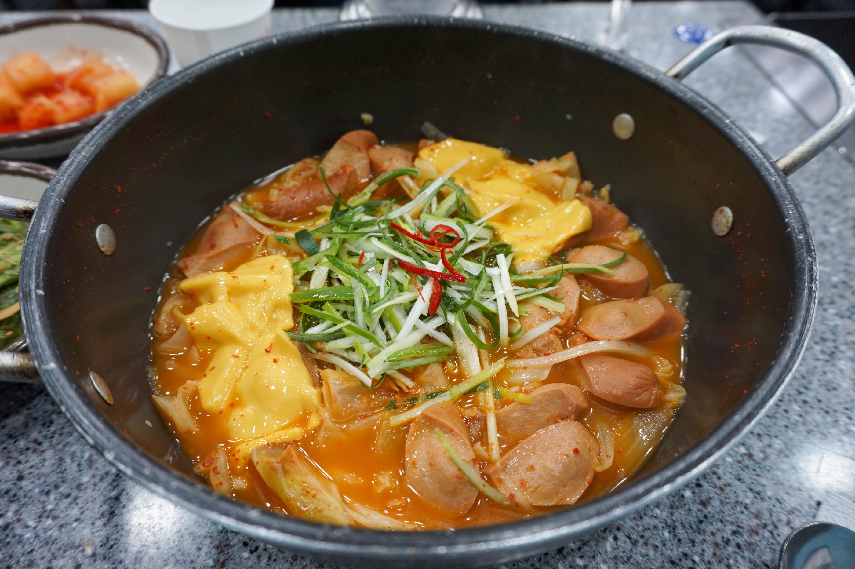 Bada Sikdang | ITAEWON, The best budae-jjigae in town loved by K-celebs!