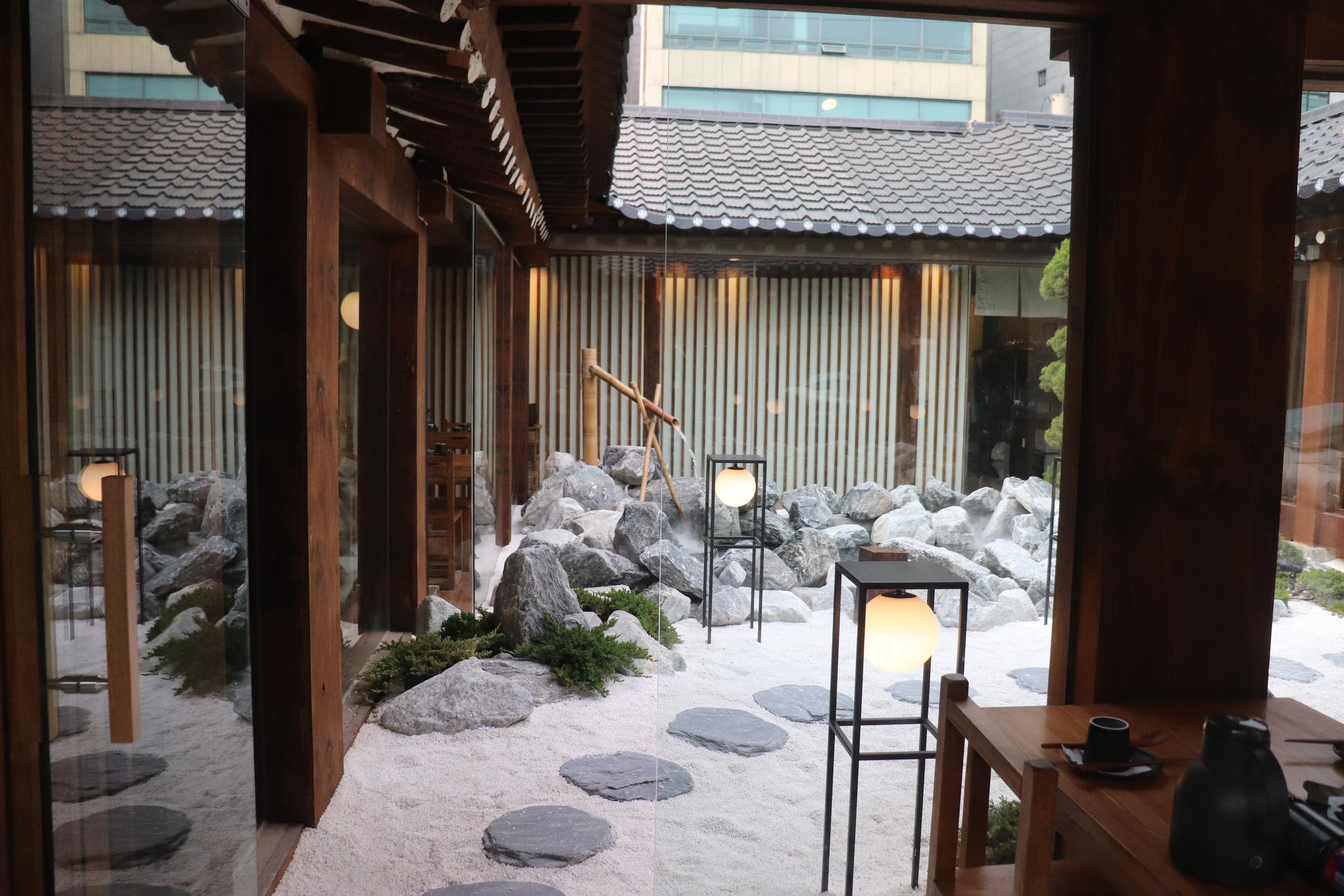 Oncheonjib | Ikseondong Amidst Ikseondong there lies a little Japan