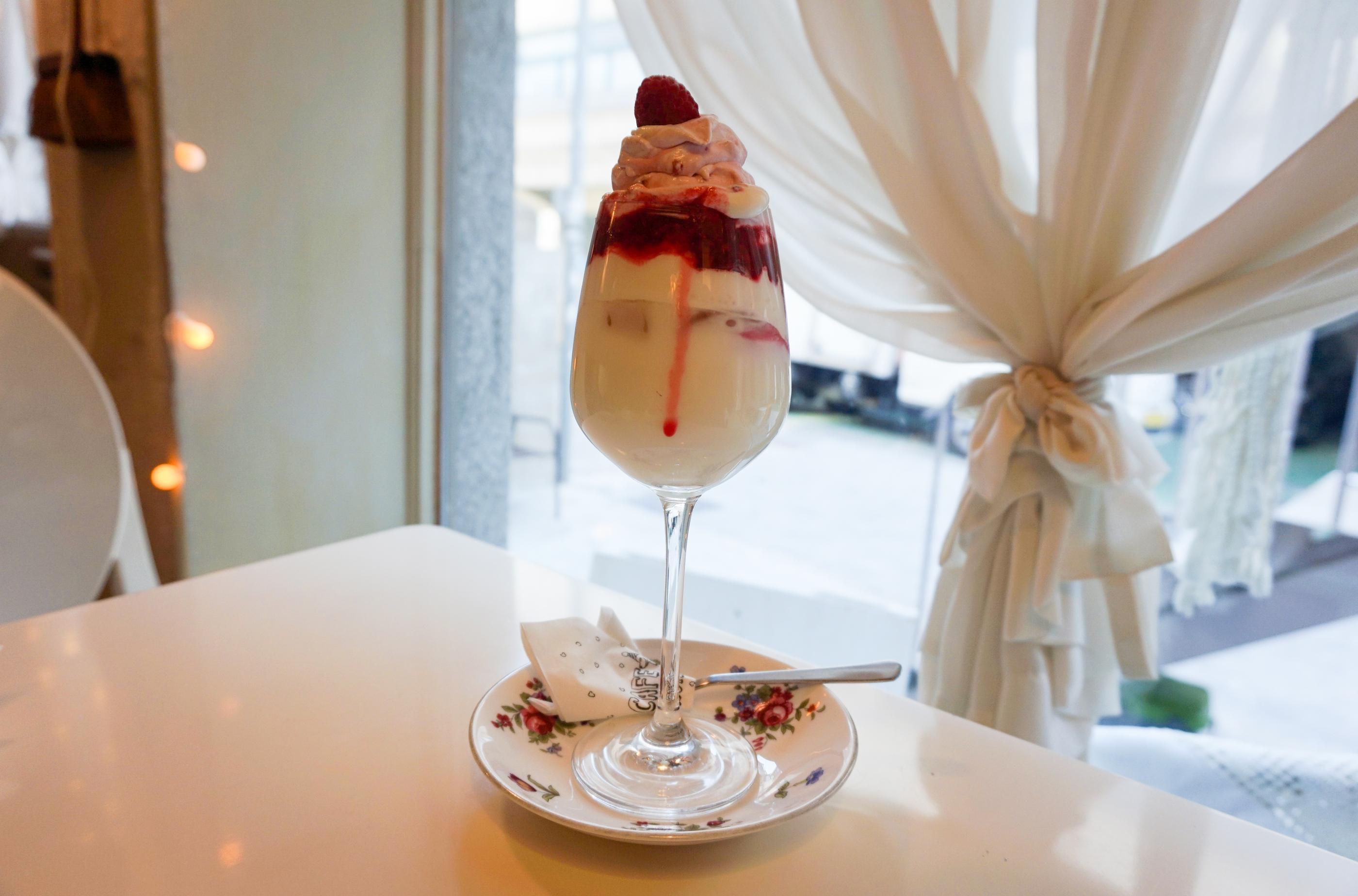 Hongdae | Cafe Highwaist, Aesthetic Desserts Galore on the Trendy Street of Yeonnamdong