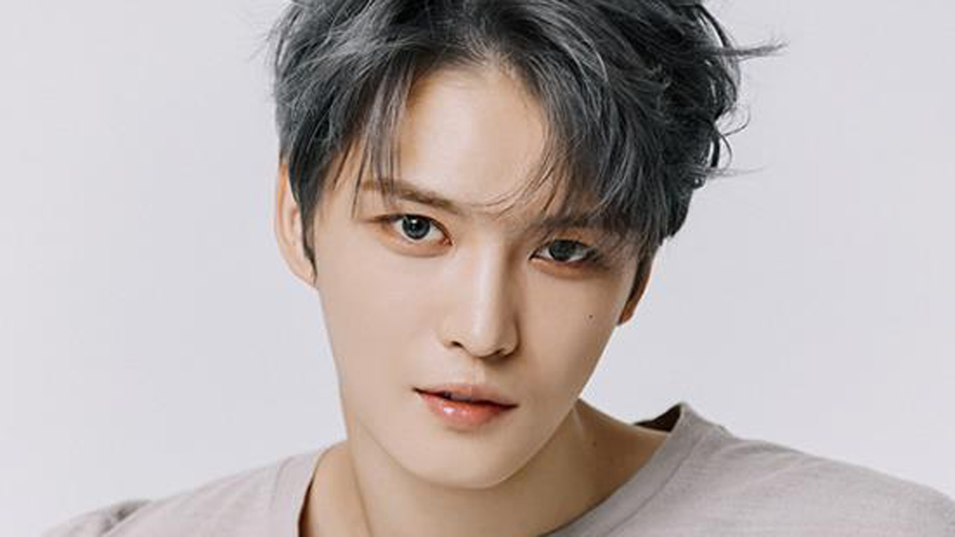 韓國男團JYJ成員金在中喺愚人節惡搞,好玩唔玩點解要講自己中武漢肺炎呢...?