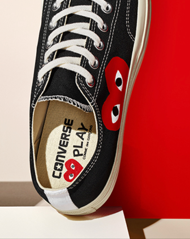 เดินไปไหนก็เห็นแต่คู่รักใส่รองเท้าคู่กัน! อย่าไปยอม...จัดมาใส่ซักคู่กับแฟน ไม่มีแฟนละก็ ใส่คู่กับเพื่อนซิรออะไร~