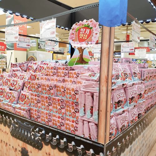 韓國超市期間限定櫻花新產品，3、4月手信必買清單！