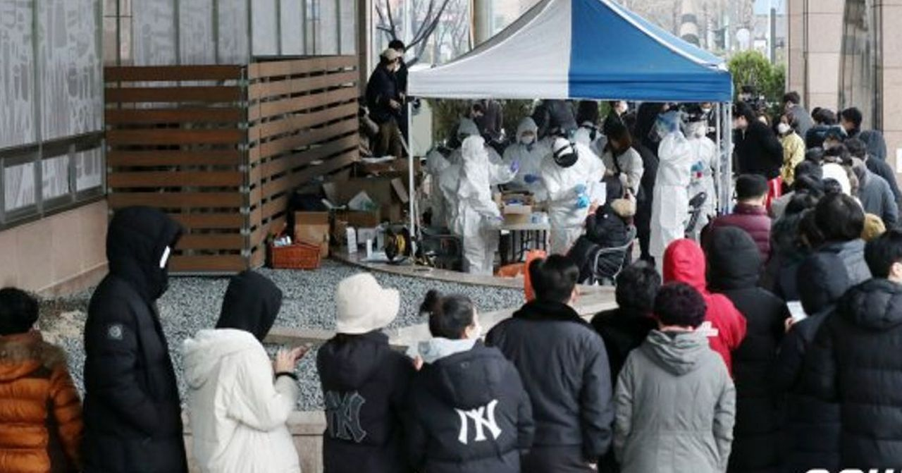 Өвчтөний гей баар дахь айлчлал илчлэгдэв. Олон нийтийн эрүүл мэнд ба нууцлалын хоорондох асуудал.