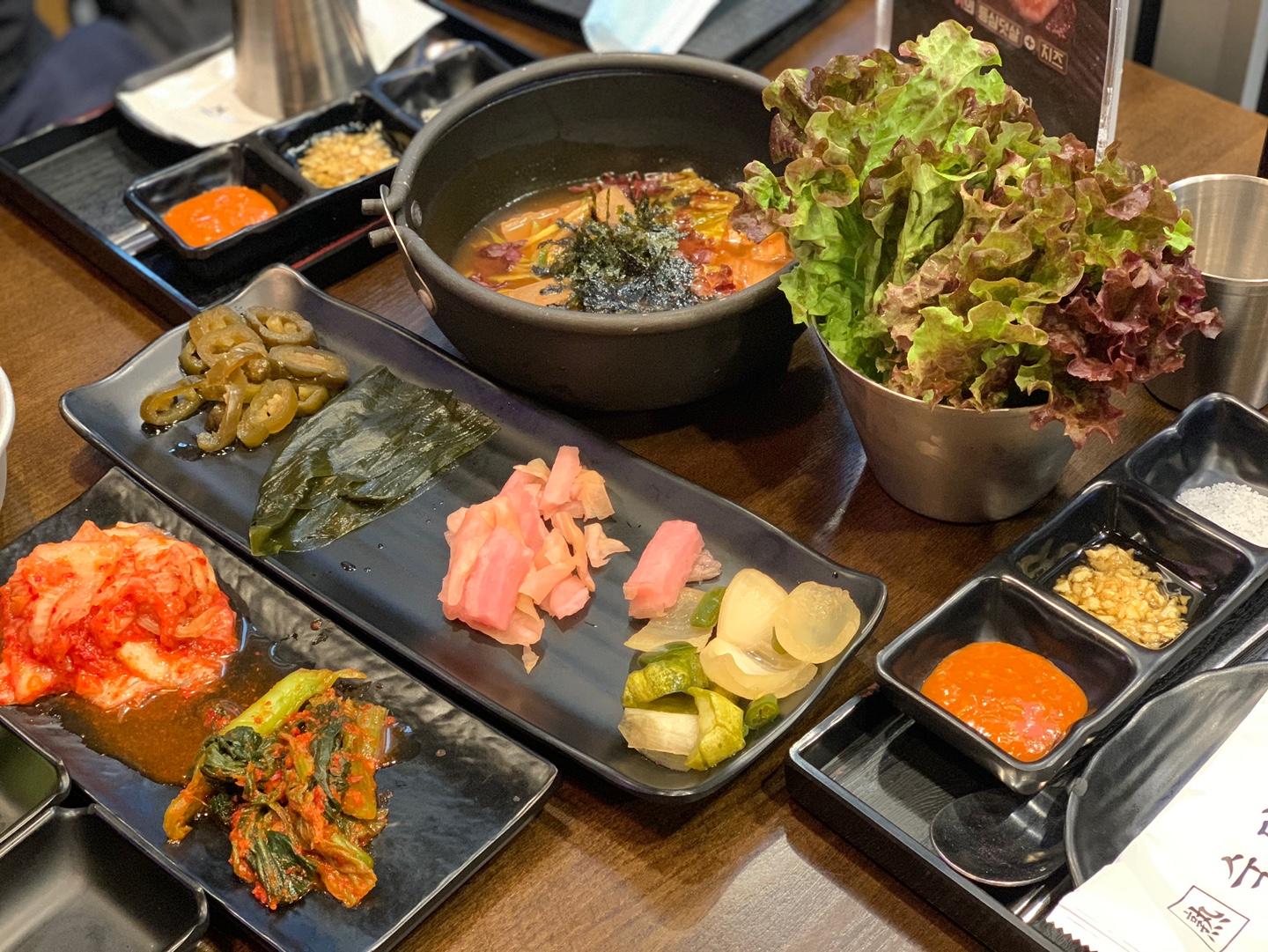 超高質韓國烤肉連鎖店，職員會親自過嚟幫大家，完全唔洗自己落手！