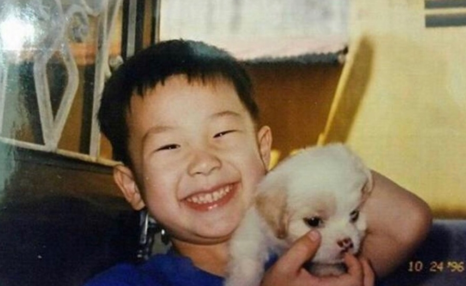 7 Childhood Photos of Celebrities Guess who this is?