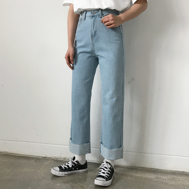 เทรนแฟชั่นเกาหลี ประจำฤดูใบไม้ผลิปี 2025 ทั้งเทรนเสื้อผ้าและรองเท้ายอดฮิตของเหล่าวัยรุ่นเกาหลี 