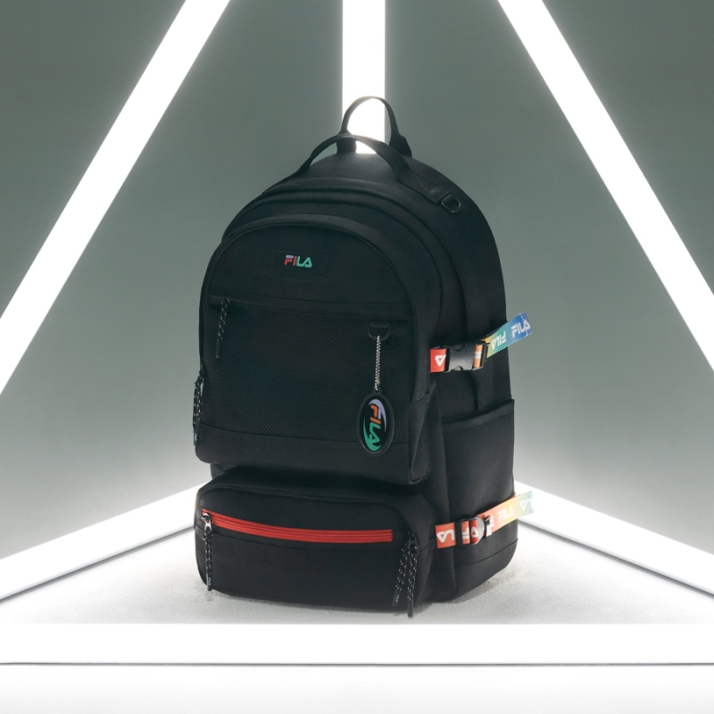 อยากอินเทรนด์แบบวัยรุ่นเกาหลี? พลาดไม่ได้กับไอเทมฮอตของ FILA ที่จะเพิ่มสไตลด์ที่โดดเด่นให้กับคุณ! ราคาดี, ดีไซน์เลิศ...ไปตำ!