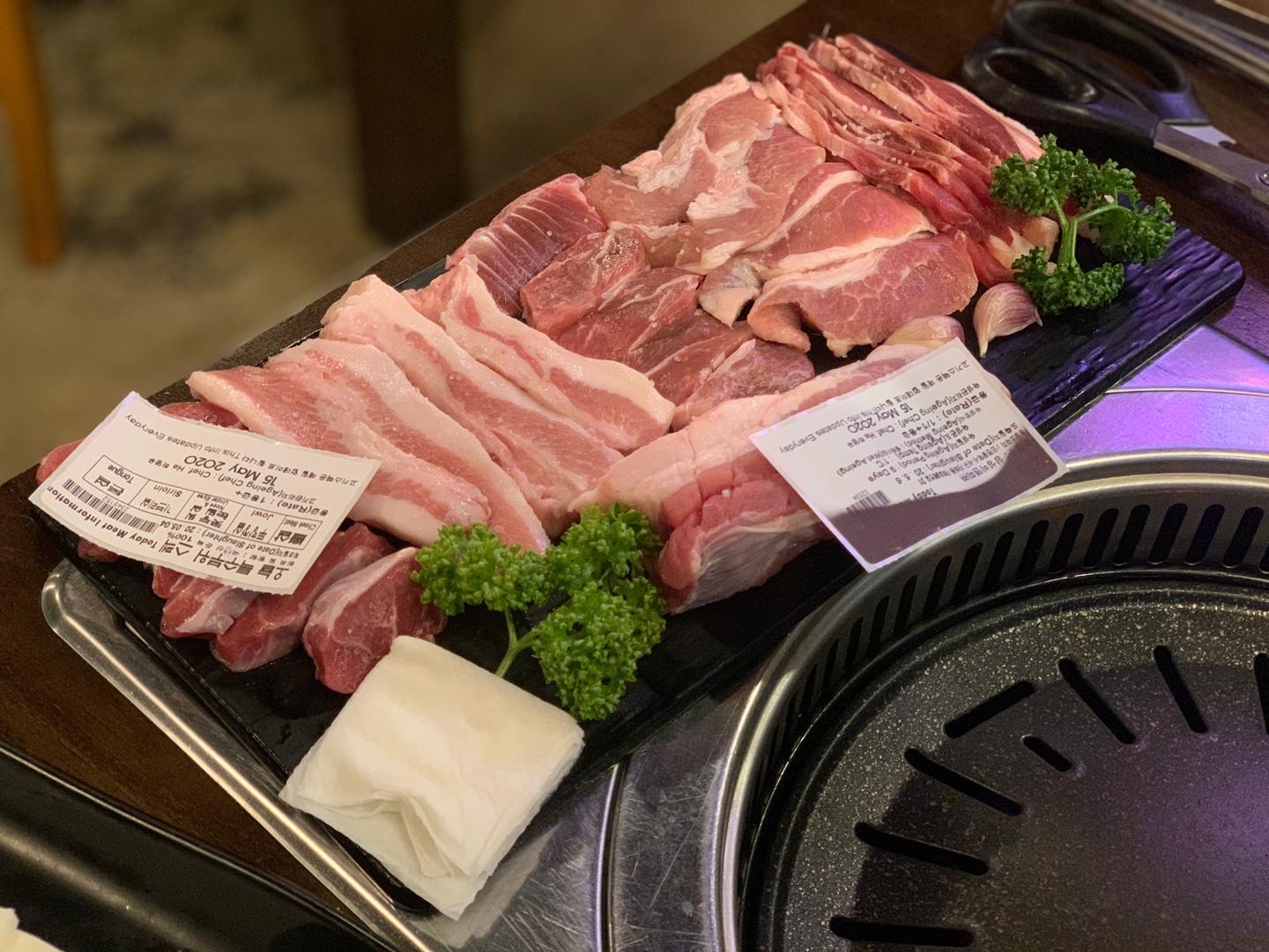 超高質韓國烤肉連鎖店，職員會親自過嚟幫大家，完全唔洗自己落手！