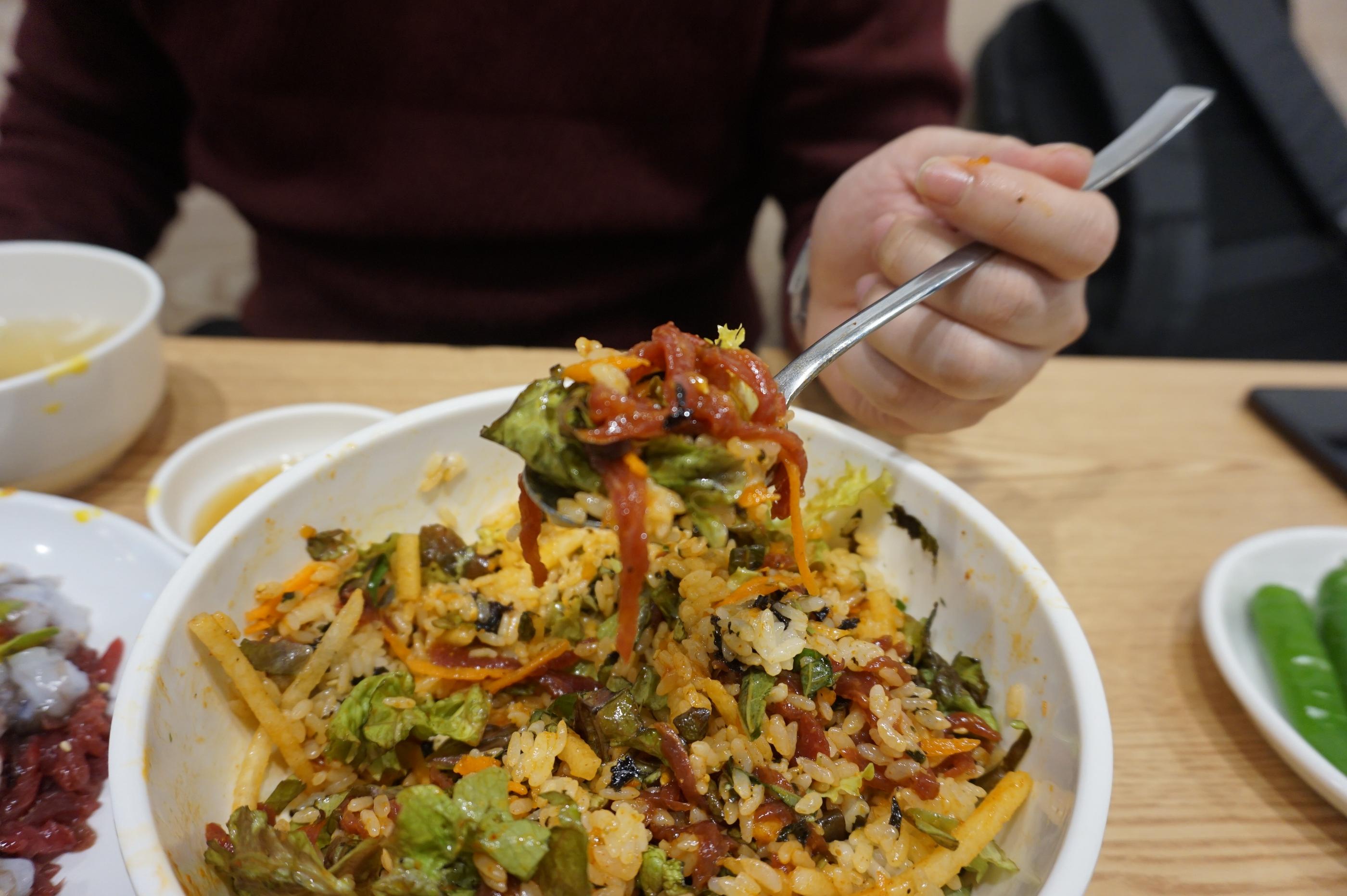 Sungwoo Yookhui | Gwangjang Market, Flavourful raw beef and live baby octopus