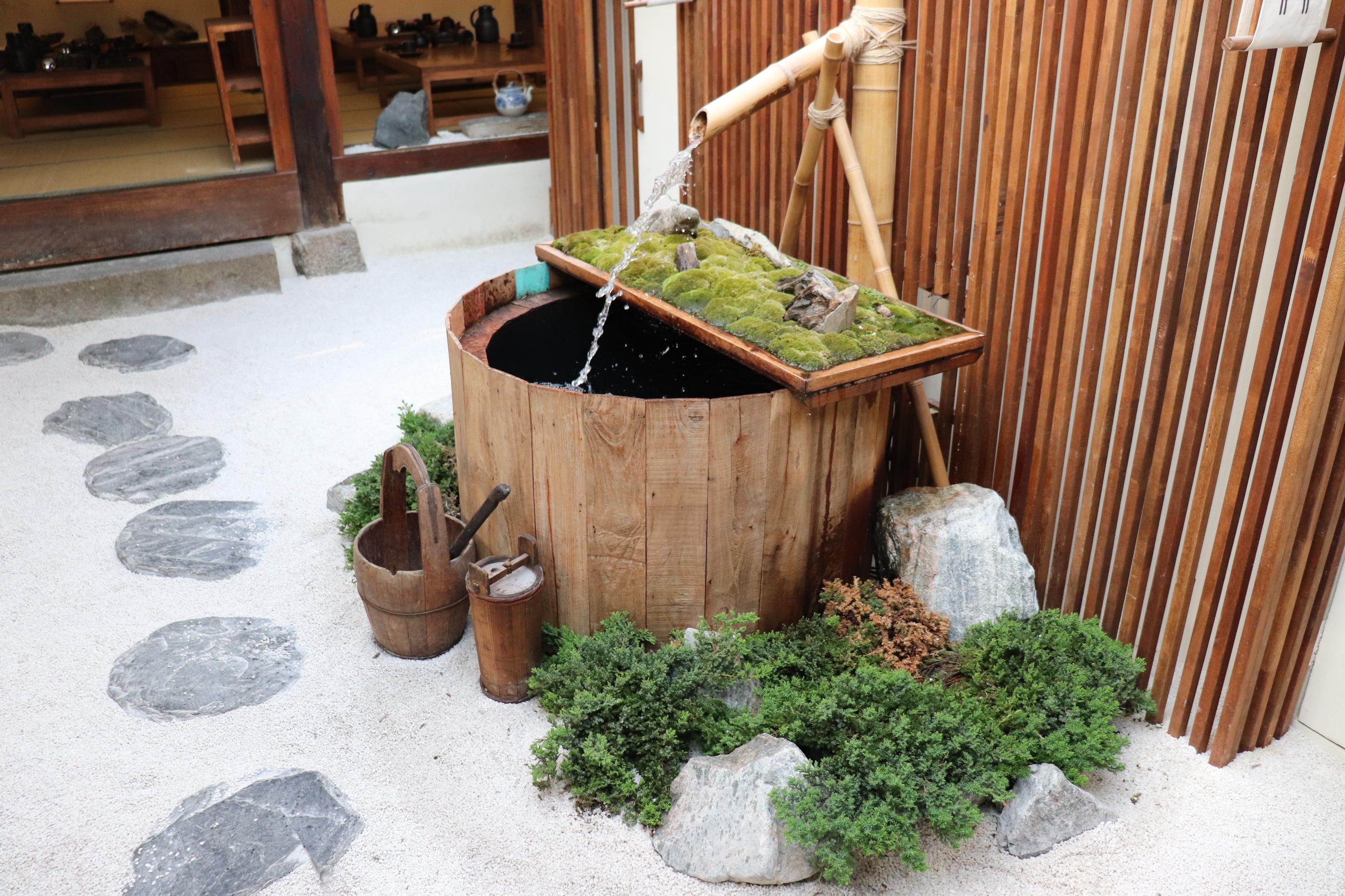 Oncheonjib | Ikseondong Amidst Ikseondong there lies a little Japan