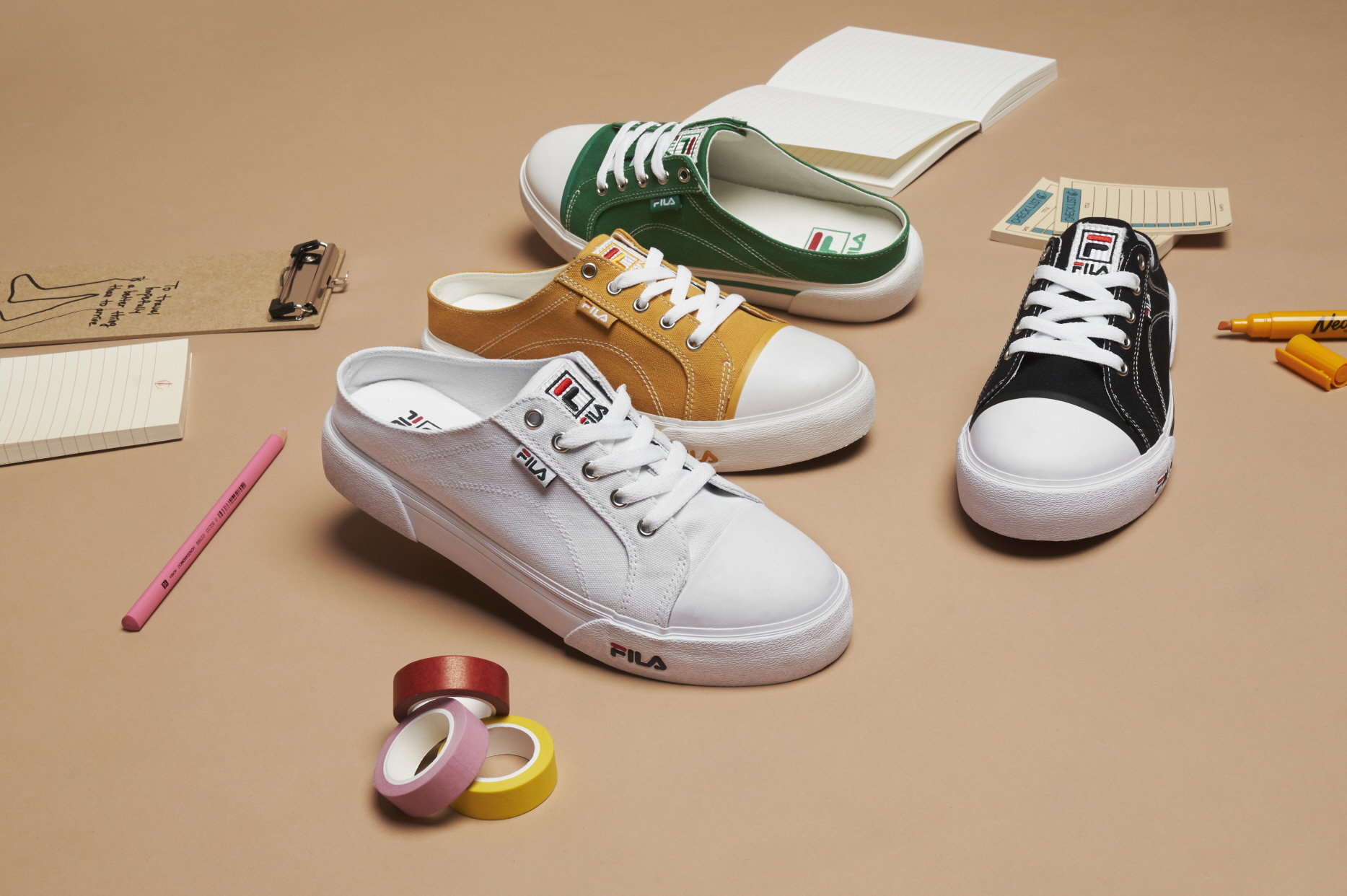 อยากอินเทรนด์แบบวัยรุ่นเกาหลี? พลาดไม่ได้กับไอเทมฮอตของ FILA ที่จะเพิ่มสไตลด์ที่โดดเด่นให้กับคุณ! ราคาดี, ดีไซน์เลิศ...ไปตำ!