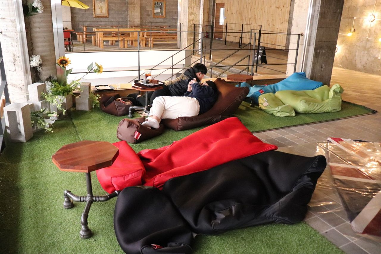 プサンカフェ、ナンポ洞カフェ、不思議なカフェ、韓国カフェ、プールカフェ、美味しいお店、おしゃれなカフェ、ジェムストーン、Gemstone、デザートカフェ