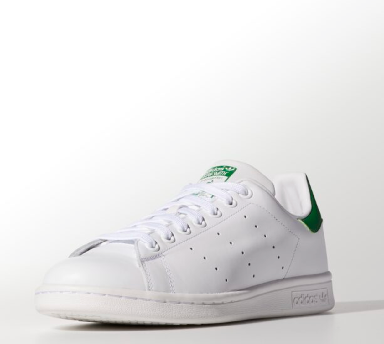 เดินไปไหนก็เห็นแต่คู่รักใส่รองเท้าคู่กัน! อย่าไปยอม...จัดมาใส่ซักคู่กับแฟน ไม่มีแฟนละก็ ใส่คู่กับเพื่อนซิรออะไร~