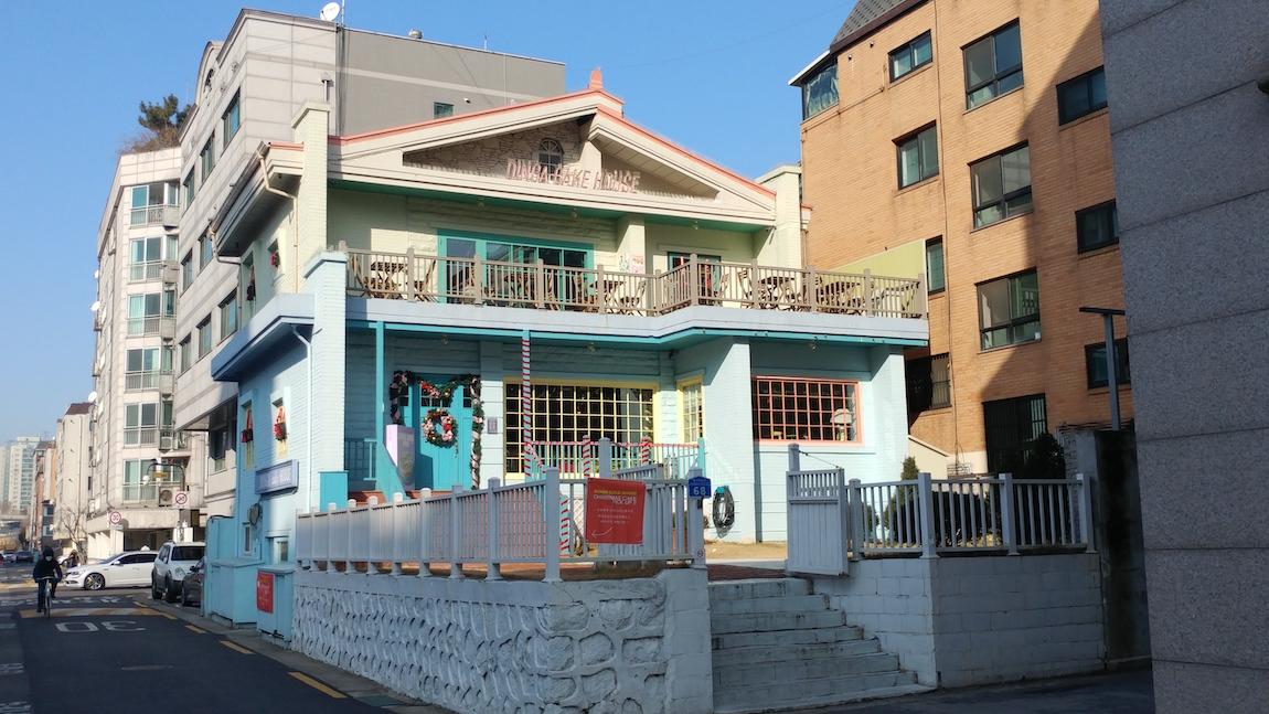 Hongdae Dinga Cake House | Turn your tea time dreams into a reality!