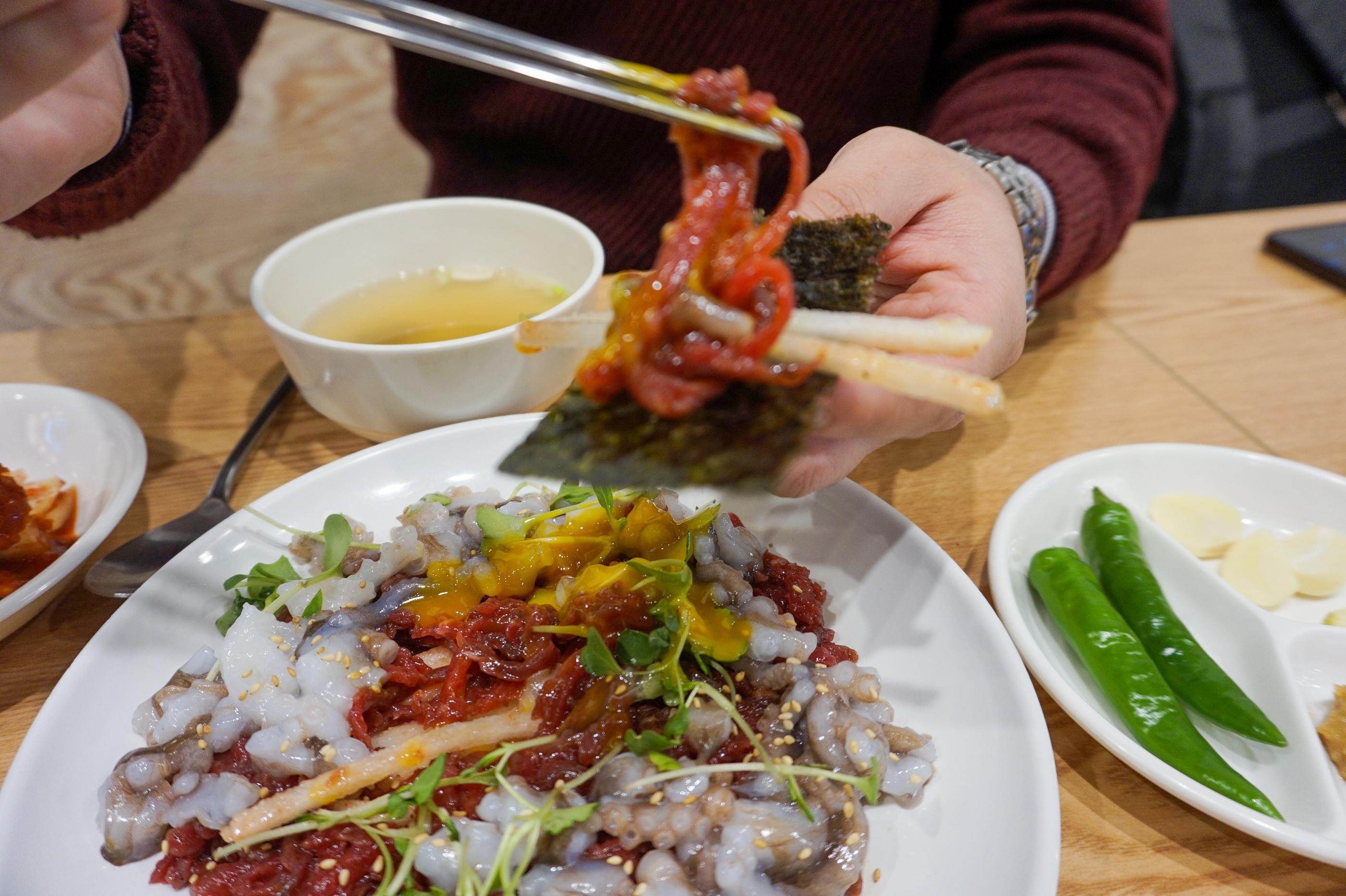 Sungwoo Yookhui | Gwangjang Market, Flavourful raw beef and live baby octopus