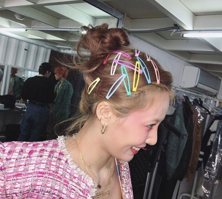 แฟชั่นกิ๊บติดผมยังคงอิน! ตามไปดูไอดอลที่ติดกิ๊บออกมาแล้วปังสุดๆ ชนิดที่สาวเกาหลีถึงกับเอาไปติดตาม