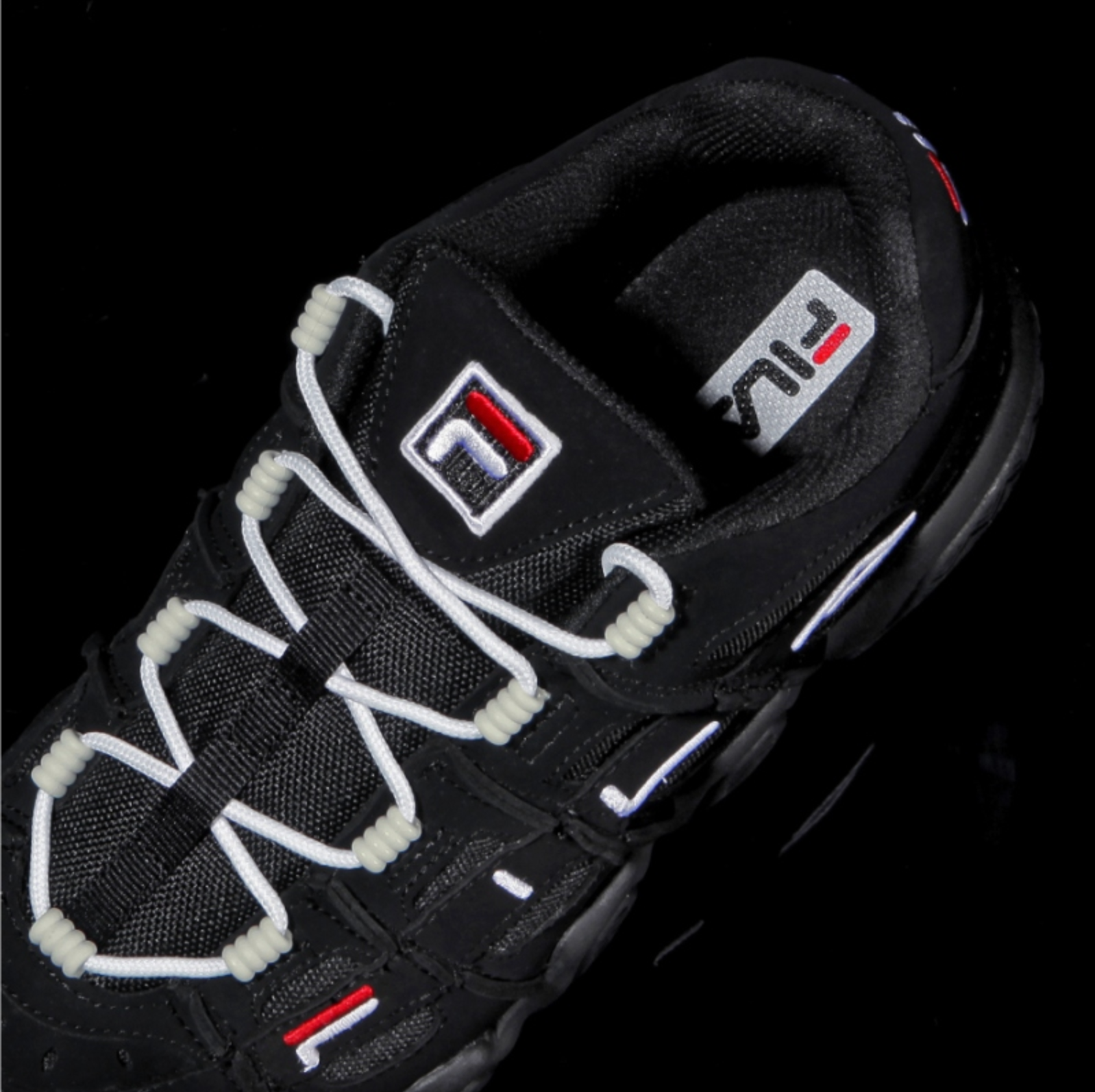 อยากอินเทรนด์แบบวัยรุ่นเกาหลี? พลาดไม่ได้กับไอเทมฮอตของ FILA ที่จะเพิ่มสไตลด์ที่โดดเด่นให้กับคุณ! ราคาดี, ดีไซน์เลิศ...ไปตำ!