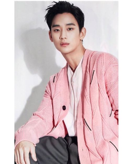 Creatrip ピンクを着こなす韓国男性芸能人