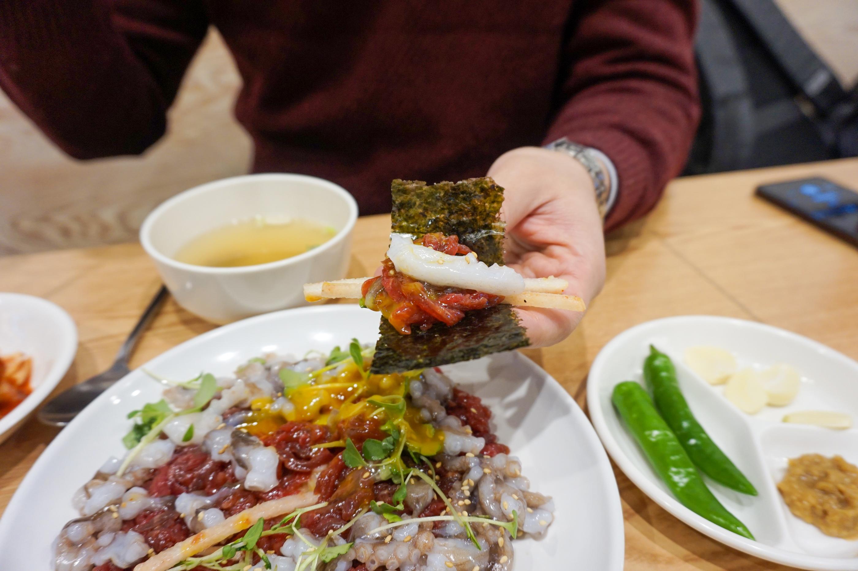 Sungwoo Yookhui | Gwangjang Market, Flavourful raw beef and live baby octopus