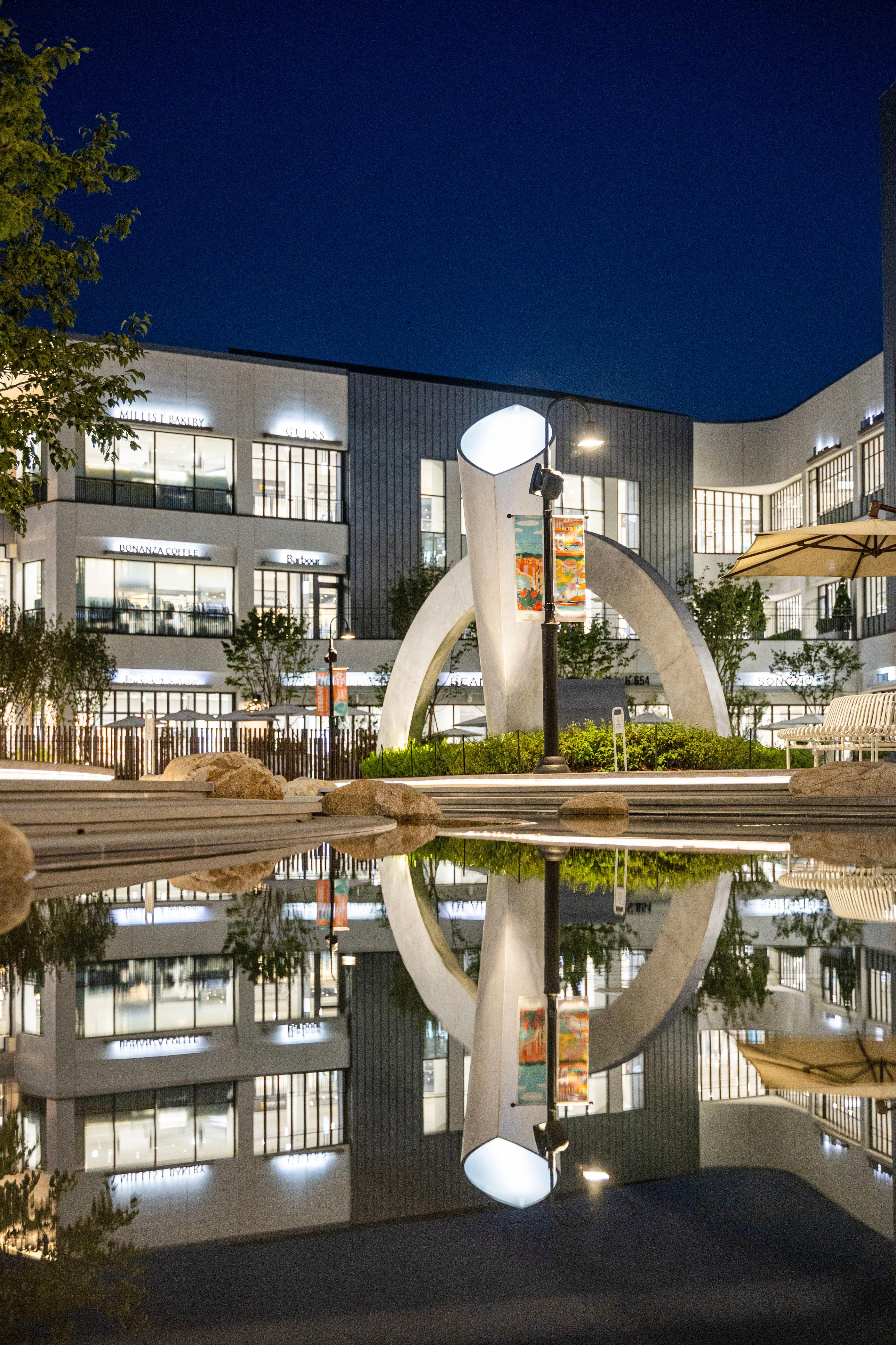 Night view reflected on the water