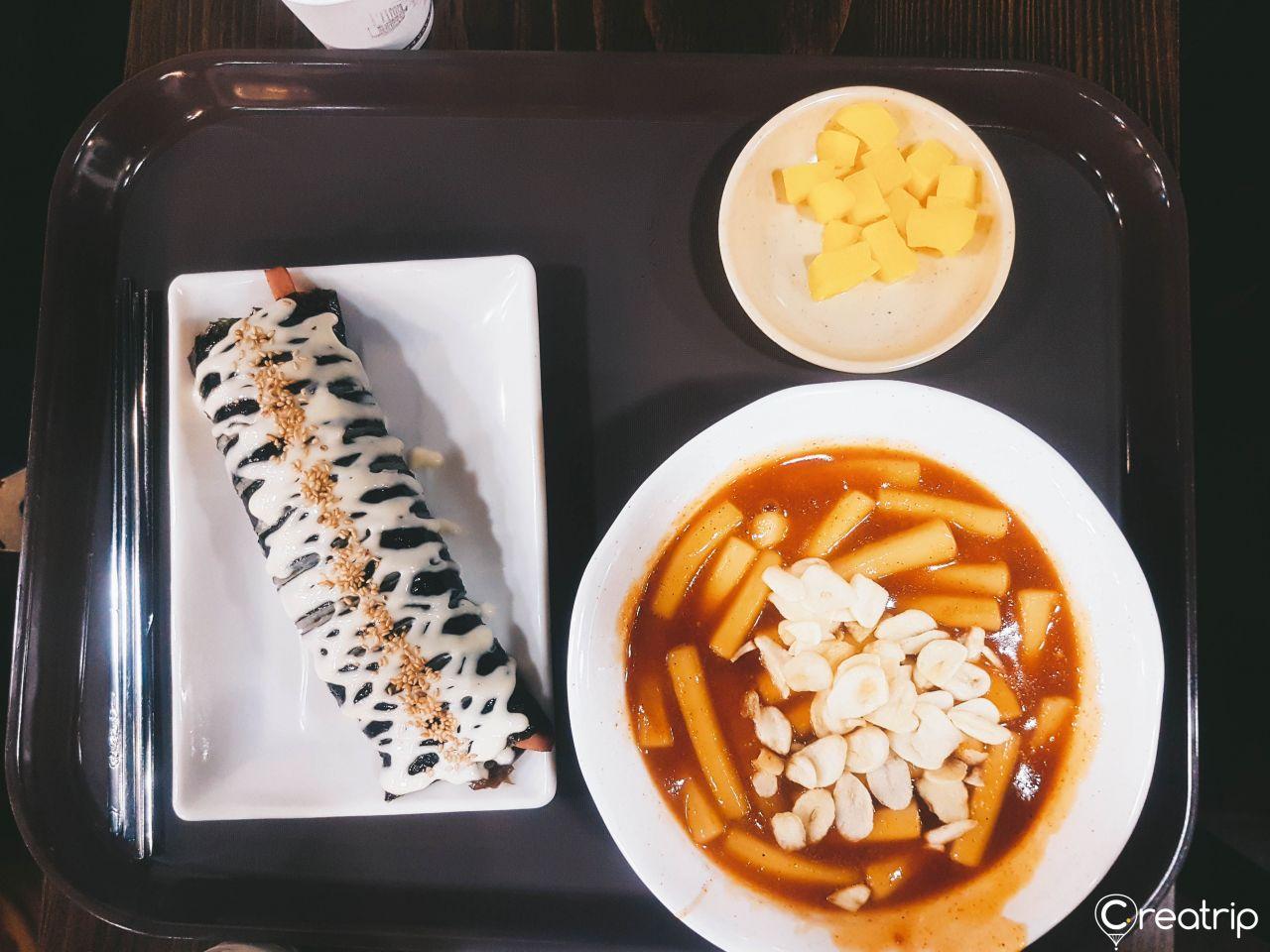 Hongdae garlic ddukbbokki image 2