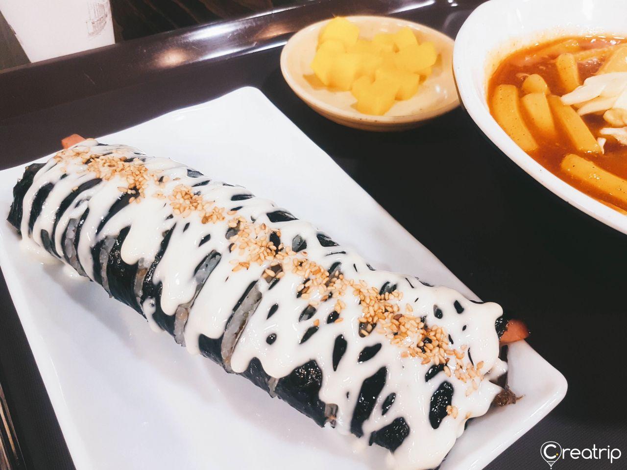 Hongdae garlic ddukbbokki image 4