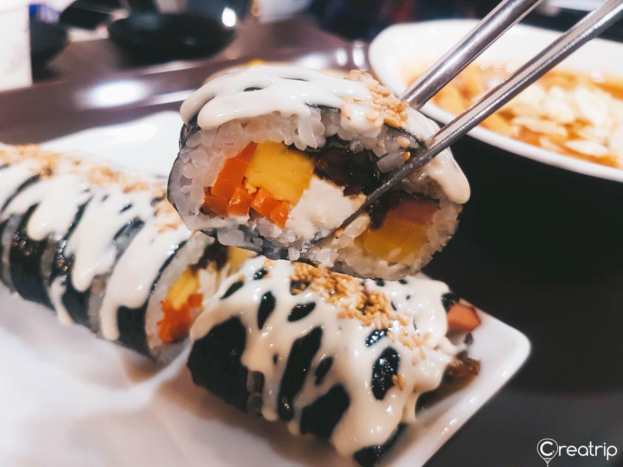 Hongdae garlic ddukbbokki image 3