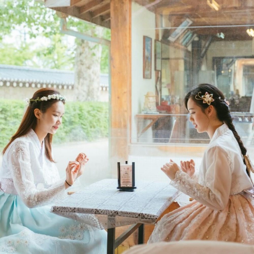 Gyeongbokgung Palace Hanbok Rental Experience at Ohnelharu Hanbok