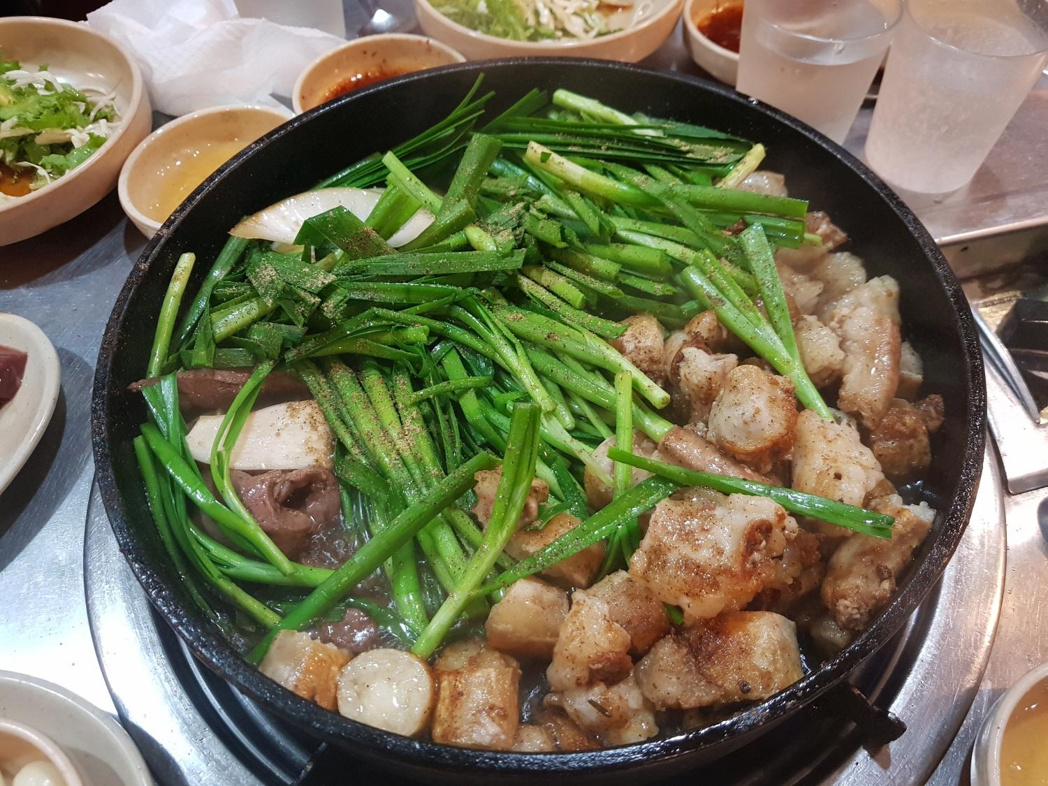 Shinchon ox gobchang jongro branch image 1