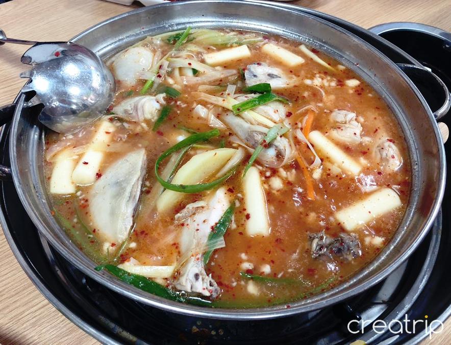 Dongdae Hühnersuppe-Baumhaus image 2